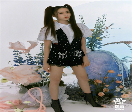 金子涵双马尾弥漫着浪漫少女气息