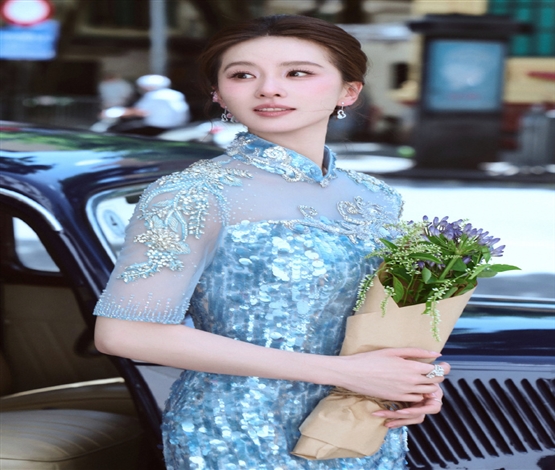 刘诗诗身着高定旗袍亮相国际舞台