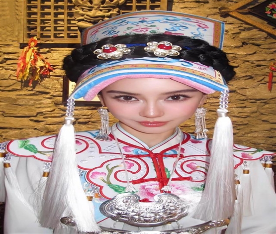 Angelababy从苗族少女到羌族公主